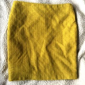 Yellow textured pencil skirt